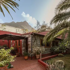 https://papaya-cottage-punta-del-hidalgo.in-canary-islands.com